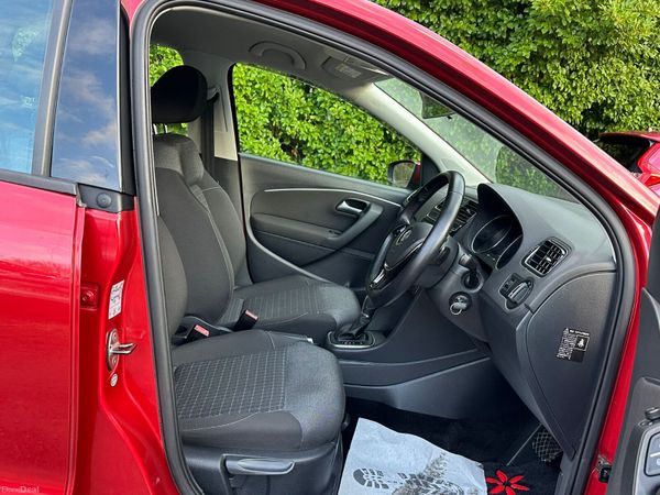 VW POLO 2015 1.2 AUTOMATIC VERY LOW MILES 11K ONLY 381070094