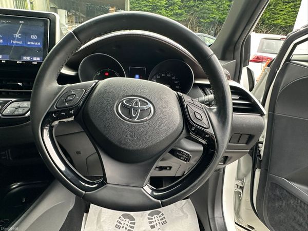 TOYOTA CH-R 2018  PETROL HYBRID  AUTOMATIC 🔥 381071736