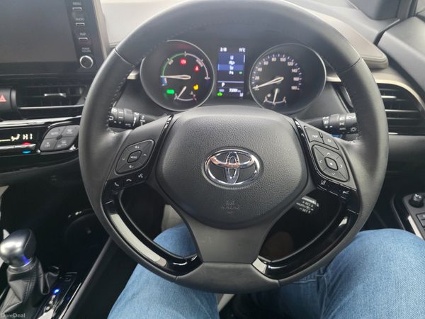 Toyota C-HR 2020 381091872