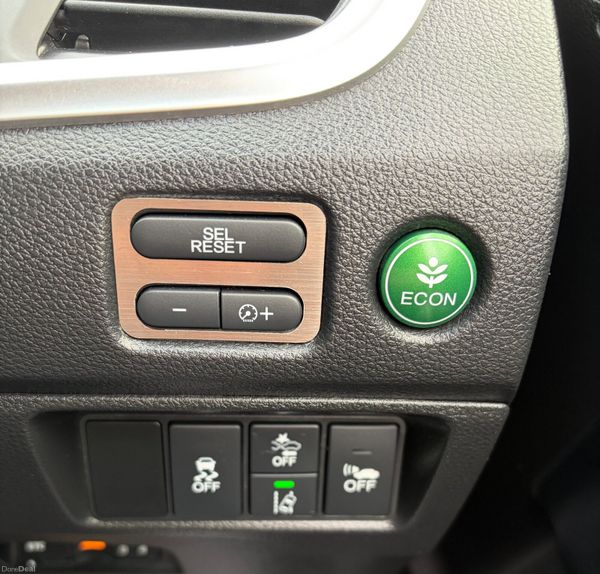 2016 Honda Jade 1.5 Hybrid 6 Seater 381022022