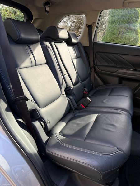 *Auto* 181 Mitsubishi Outlander PHEV! 381165528