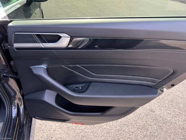 2021 (212) Volkswagen Arteon R Line 1.4 TSI Hybrid 381188384