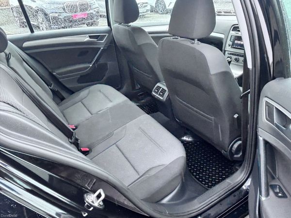 2017 Volkswagen Golf 2.0 L TDI HIGHLINE 381192300