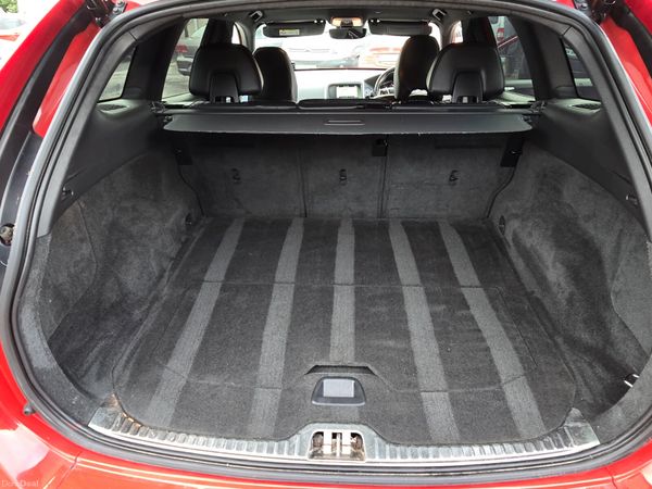 151 Volvo XC60 D4 R-DESIGN LUXURY 381241840