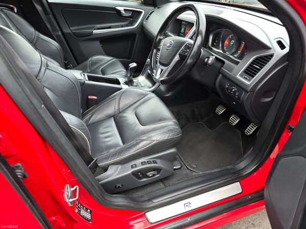 151 Volvo XC60 D4 R-DESIGN LUXURY 381241820