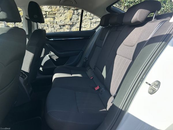 2020 SKODA OCTAIVA STYLE SERVICE HISTORY 381244846