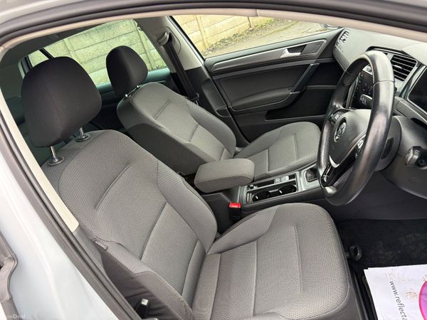 Volkswagen Golf 1.2 TSI Auto 381203360
