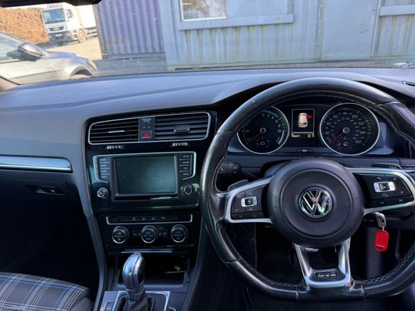 VW GOLF GTE 381210424