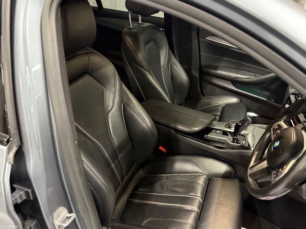 2017 BMW 5-Series 520D M-Sport 381230646