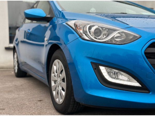 Hyundai i30 BLUE 110PS 5DR SDRIVE 381236386