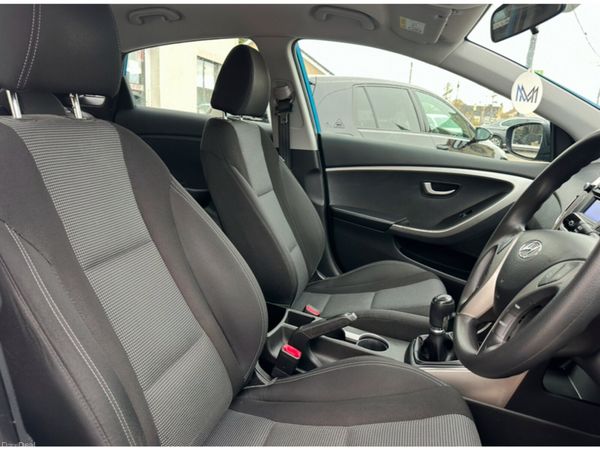 Hyundai i30 BLUE 110PS 5DR SDRIVE 381236398