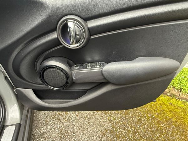 Mini Cooper AUTO , WARRANTY ,FINANCE ,VERY LOW KMS 381239978