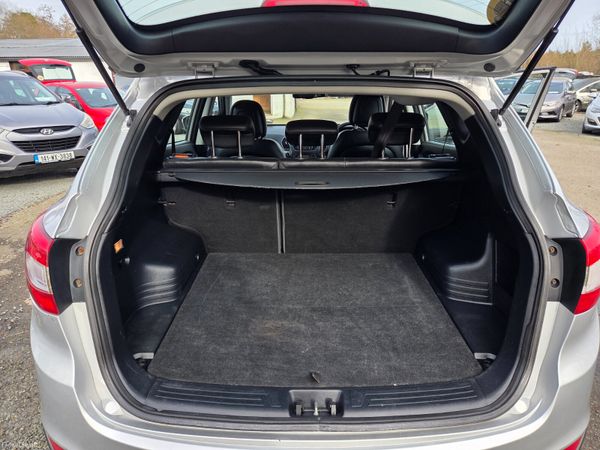Stunning High Spec Hyundai ix35 381343640