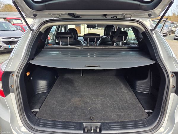 Stunning High Spec Hyundai ix35 381343646