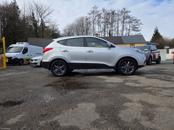 Stunning High Spec Hyundai ix35 381343612