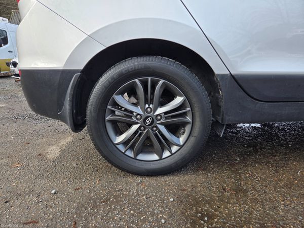 Stunning High Spec Hyundai ix35 381343622