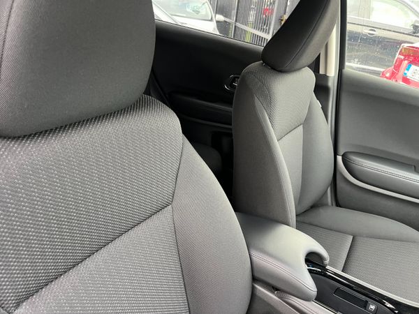 HONDA VEZEL 2015, 1.5 HYBRID AUTO LOW KMS 381348560