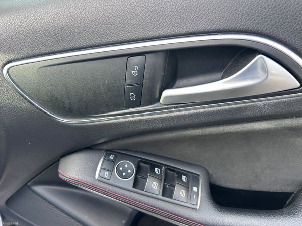 2017 MERCEDES A180d AMG LOW KMS HIGH SPEC 381391032