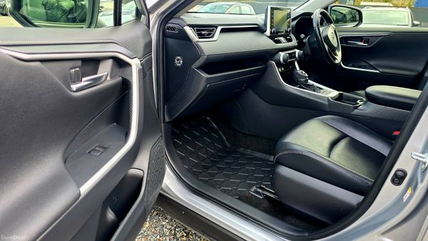 🔥 2019 Toyota RAV4 2.5 Hybrid SOL Automatic 381391652