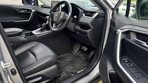 🔥 2019 Toyota RAV4 2.5 Hybrid SOL Automatic 381391662