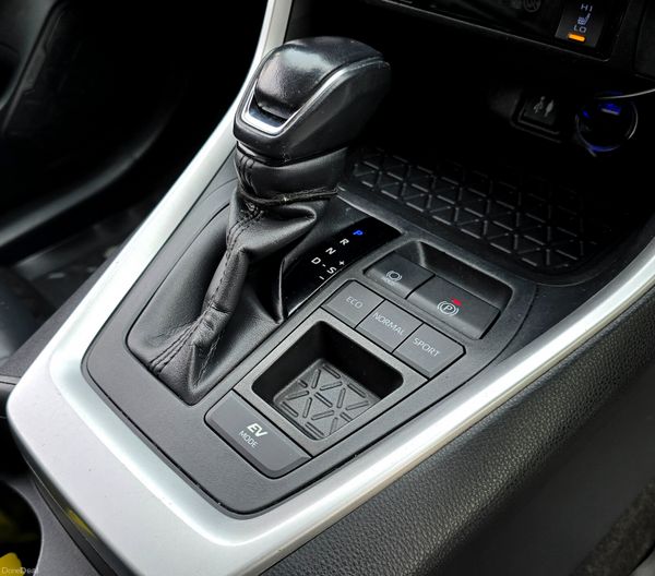 🔥 2019 Toyota RAV4 2.5 Hybrid SOL Automatic 381391664