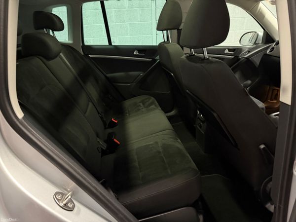 Volkswagen Tiguan 2015       ONLY 117k  ! 381394234