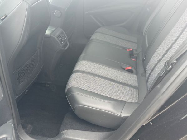 Peugeot 3008 2019 381395716