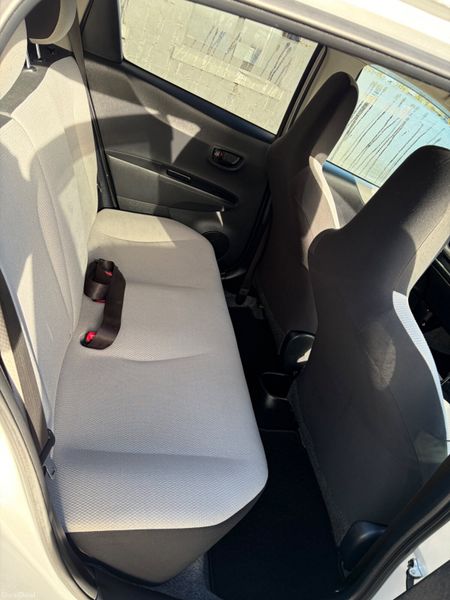 Toyota Vitz 2012 381314776