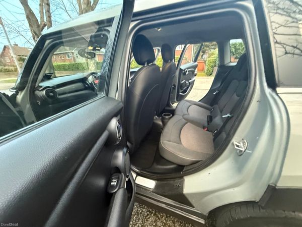 Mini Cooper AUTO , WARRANTY ,FINANCE ,VERY LOW KMS 381334308