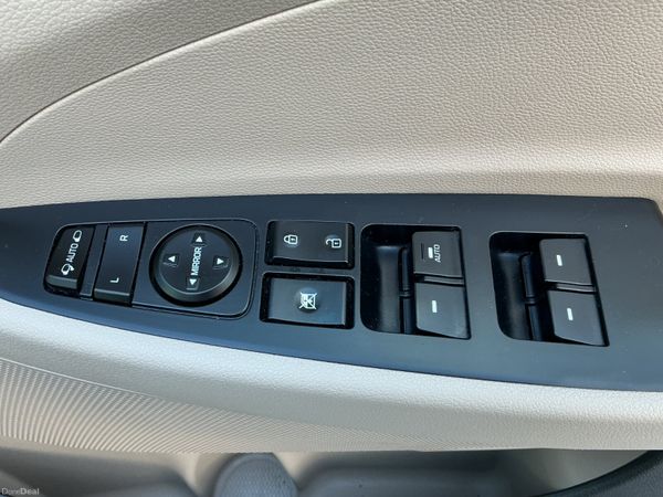 HYUNDAI TUCSON 1.7 EXECUTIVE ONLY 103,000 KMS 381486608