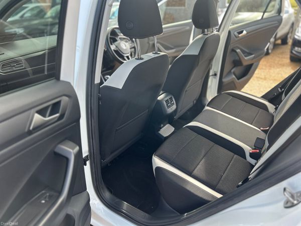 Volkswagen T-Roc 2018 381405812