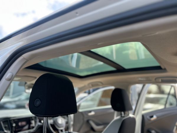 Volkswagen T-Roc 2018 381405818