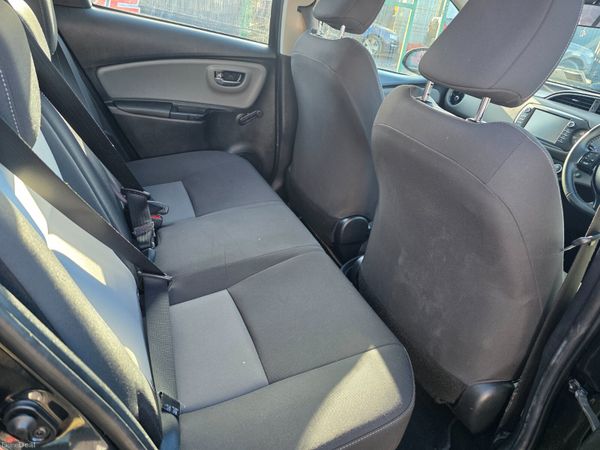 Toyota Yaris 2017 381412816