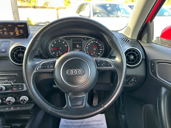 Audi A1 2016 1.0 Auto 381416428