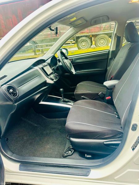 Toyota Corolla 2016 381435246