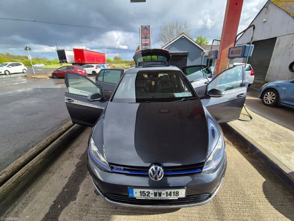 Volkswagen Golf 2015 381435786