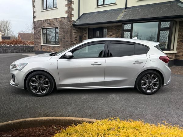 Immaculate Low Kms 222 Ford Focus ST Line! 381589008