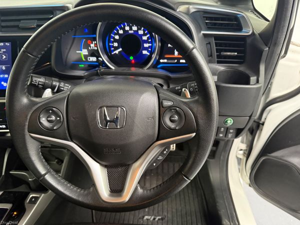 2015 HondaJAZZ/ Fit 1.5 Hybrid Automatic 381598768