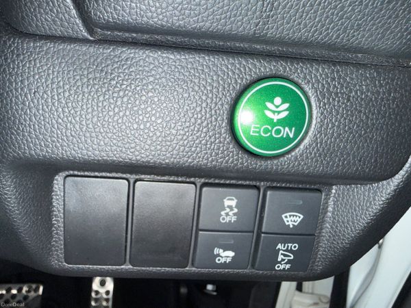 2015 HondaJAZZ/ Fit 1.5 Hybrid Automatic 381598780