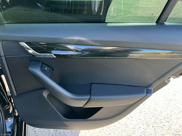 2018 (182) Skoda Octavia SE L 1.6 TDI - Estate 381507592