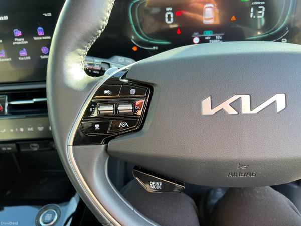 2022 (222) Kia Niro 3 1.6 PHEV Auto 381507628