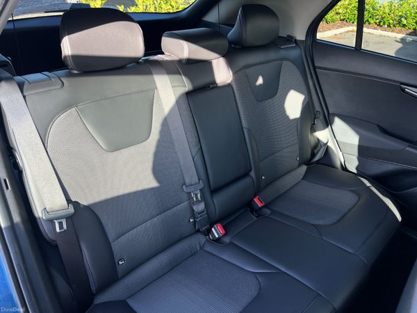 2022 (222) Kia Niro 3 1.6 PHEV Auto 381507638