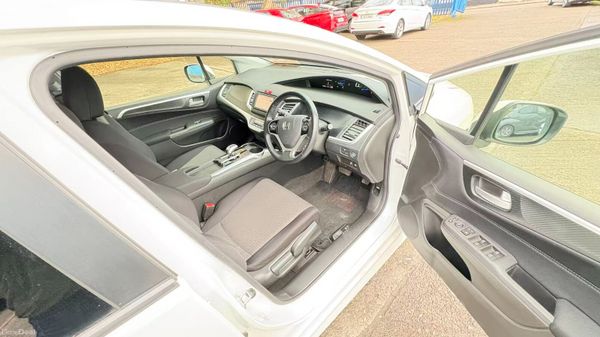 Honda Jade1.5 Hybrid Auto 6 SEATER 2015 381522600