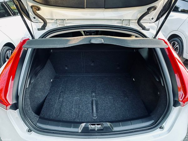 VOLVO V40 2017 2.0DIESEL D4 EDITION 381523768