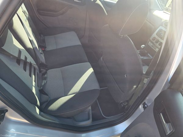 Ford Focus 2011 381530274