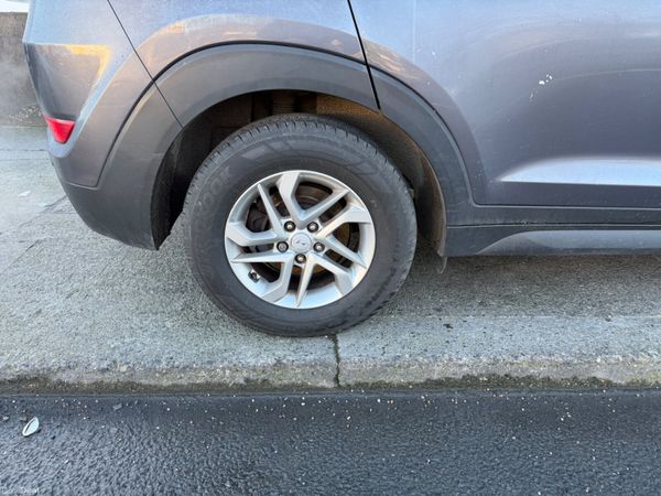 Hyundai Tucson 2016 tax and nct low miles 381699480