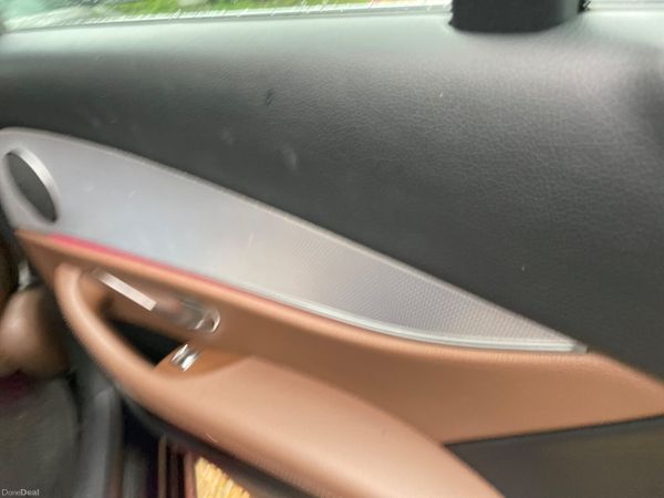 Mercedes-Benz E-Class 2019 381624850