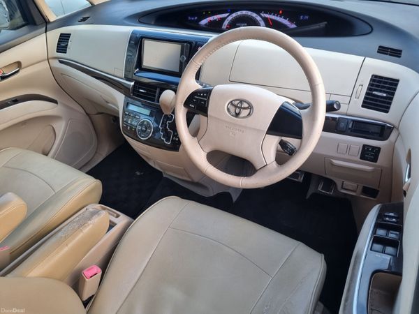 Toyota Estima 2012 381630294