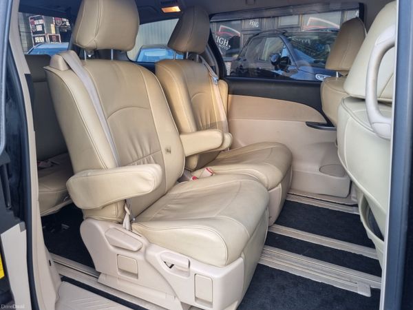 Toyota Estima 2012 381630300