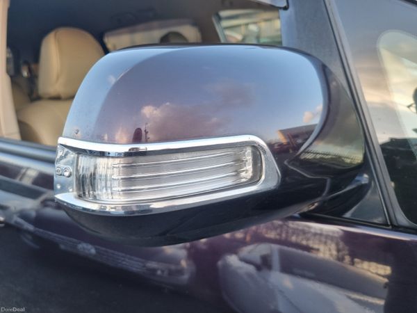 Toyota Estima 2012 381630304